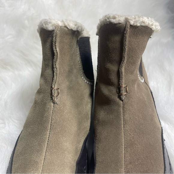Lands End Suede Boots, Fleece Lined, Brown, Women Size 9 - Picture 4 of 14
